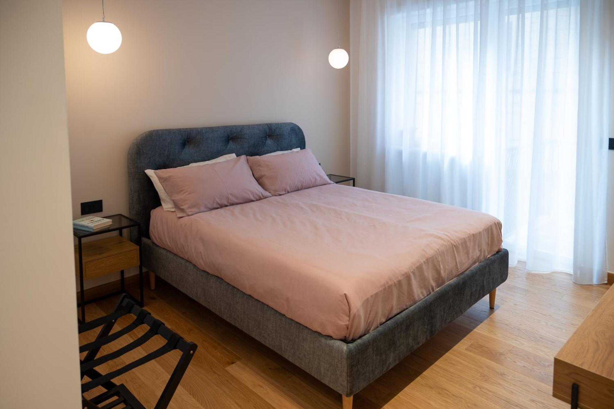 Bed & Breakfast Colour